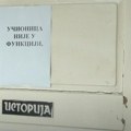 Zbog smrada zatvorena učionica istorije u Prijepolju: Nemoguće održati čas, roditelji zabrinuti! Evo o čemu se radi…