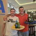 Neverovatan dogovor dvojice ugostiteja iz Čačka: Rapo i Vujo rade jedan kod drugog u lokalu, tako u nedostatku konobara imaju…