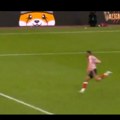 I ovo je moguće: Golman Lidsa primio pacerski gol (video)