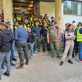Protest ispred Medicinskog fakulteta u Nišu zbog najave dekana o postupcima protiv studenata