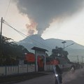 Snažna erupcija indonežanskog vulkana Levotobi Laki-Laki