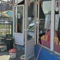 Demolirana ribarnica u Šapcu: Polomljena stakla, ispisane preteće poruke