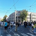 Incident kod Pravnog fakulteta, crni džip pokušao da probije blokadu tokom 16 minuta tišine