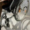Devojku sa invaliditetom izbacili iz kluba zbog kolica