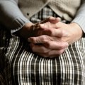 Stariji trpe u tišini, nasilje ostaje iza zatvorenih vrata – potrebna nulta tolerancija prema zlostavljanju