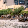 U Španiju za dan ušlo 60.000 migranata, više od 57 poginulo probijajući se do Seute /video/