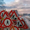 Крпљење ударних рупа на путу, обратите пажњу на сигнализацију