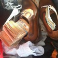 Novac u cipelama, cigarete oko stomaka: Pogledajte kako turisti kriju nedozvoljenu robu od carinika