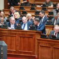 Poslanici u Skupštini Srbije govorili o izlasku na izbore, izbornim uslovima i doseljavanju birača
