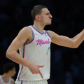 NBA as se pojavio u svlačionici Mege i održao kratak govor, evo šta je poručio pred plej-of VIDEO