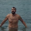 Miodrag Radonjić kao od majke rođen: Glumac se golišav kupao u moru - žene se hvataju za glavu