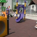 Mališani u Prilikama dobili novo igralište u dvorištu vrtića “Zračak“ (VIDEO)