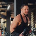 Srpski glumac ima biceps za medalju i ženama su pale vilice: Oženio se prelepom Ruskinjom, gradi internacionalnu karijeru...