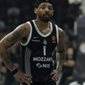 Karlik Džons: Ruka je sada u redu