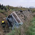 Prevrnuo se autobus kod Sremske Mitrovice: Najmanje dve osobe poginule
