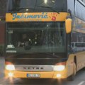 Oko 80 ljudi krenulo Jaćimovićevim autobusom iz Novog Sada na protest u Pazar: "Obustaviti me ne mogu, mogu samo da me ubiju"