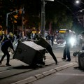 Uhapšene dve osobe zbog incidenata posle skupa na Slaviji VIDEO