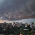Požari na njivama u Bačkoj, delovi Zemuna bez struje: Nevreme zahvatilo Vojvodinu i Beograd, tokom noći pod olujom ostatak…