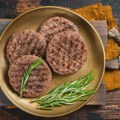 Leskovčani ispekli pljeskavicu od 90,5 kilograma, oborili prošlogodišnji rekord