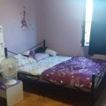 Da li je ovo Zlatokosa iz bajke o tri medveda? Nepoznati muškarac u Rakonjama ušao u tuđi dom i legao u krevet