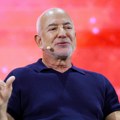 Džef Bezos tvrdi da bi veštačka inteligencija mogla da omogući trodnevnu radnu nedelju i porodice sa jednim prihodom