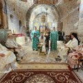 Prelepe slike iz pećke patrijaršije: Patrijarh srpski Porfirije služio liturgiju (foto/video)