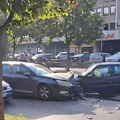 Dva automobila direktno se sudarila u Ustaničkoj ulici