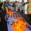 Veliki protesti u Jemenu: ‘Američki napadi su terorizam’