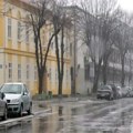 Sneg pada u Banjaluci, očekuje se da temperatura tokom noći padne ispod nule