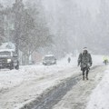 U Kaliforniji pala rekordna količina snega, nadležni upozoravaju na moguće poplave na zapadu SAD