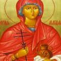 Danas je Blaga Marija: Marija Magdalena ženama koje u crkvi zapale sveću ispunjava molitve