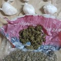 Policija u Sremskoj Mitrovici uhapsila tinejdžera! Pretresom kuće nađeno 650 grama amfetamina i više od kilogram marihuane!