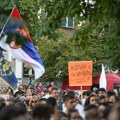 Đaci, profesori, roditelji i Beogradski sindikat protestuju ispred Pete: Protiv ucena, pretnji, straha i dronova