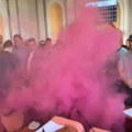 VIDEO Haos na početku sednice Skupštine Zaječara: Bačena dimna bomba