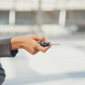 Daljinsko zaključavanje automobila sa ove udaljenosti nije bezbedno - lako ga mogu ukrasti