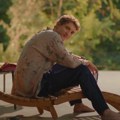 „Златна нит" лесковачког фестивала ЛИФФЕ за најбољу режију – Соњи Просенц за „Обитељску терапију"