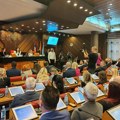 FOTO Ograde ispred Skupštine Novog Sada pred dve sednice: Ovaj put bez protesta građana