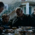 Film "Kako je ovde tako zeleno" donosi univerzalnu priču o sećanju, gubitku i putovanju kroz emotivne pejzaže