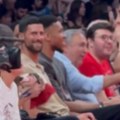 Đoković pevao pesmu Delija i Olimpijakosa, Janis nije mogao da veruje šta se dešava na tribinama
