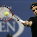 Federer se vraća na teren posle četiri godine