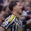 Vlahović se oporavio Srpski špic makazicama oduševio golmane Juventusa (video)