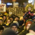 Protest hiljada Slovaka širom zemlje: Protive se zatvaranju specijalnog tužilaštva (foto)