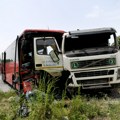 Vozač kamiona pobegao nakon sudara sa autobusom, ubrzo pronađen i priveden: Ministar policije saopštio nove detalje nesreće…