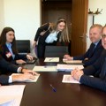 Đurić na sastanku sa Varheljijem: Niko nema dilemo da Srbija ostaje posvećena evropskom putu