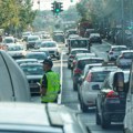 Pojačan saobraćaj na putevima pred početak školske godine, apel vozačima na oprez