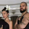 "On je mamin sin, jednostavno idealan za njegovu majku" Adam Adaktar javno komentarisao svoju decu, a ovo dete mu je "omiljeno"