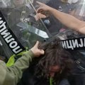 Novi Pazar: Sukob demonstranata i policije ispred suda