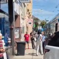 (Video) Bahato parkirala rendž rovera, pa napala vozača tramvaja! Haos usred centra Zagreba: Oborila ga na zemlju, pljuštali…