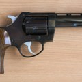 Da li je i oružje, ukradeno iz policijskih stanica u Nišu i Doljevcu, završilo u Americi?!