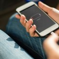 Kao nekada!? Telefoni će opet imati baterije koje ćemo sami menjati! Velika promena u najavi